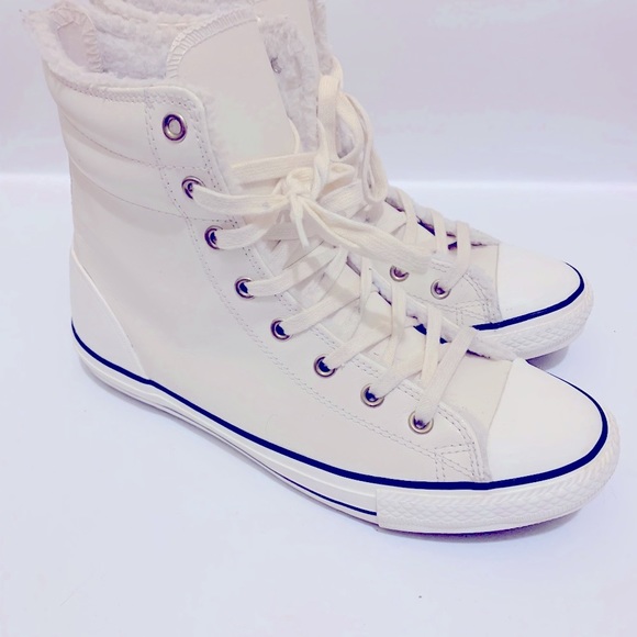 CHUCK TAYLOR ALL STAR CLASSIC BOOTS - Picture 3 of 7